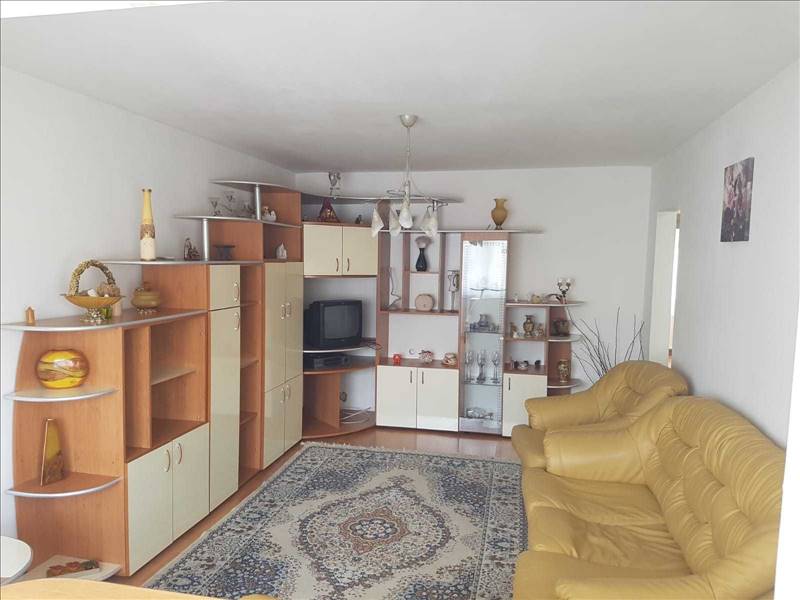 Apartament 3 camere decomandat,Calea Bucuresti